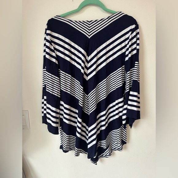 Maria Gabrielle 2x navy white striped V hem, v neck blouse with bell 3/4 sleeve - Picture 2 of 5